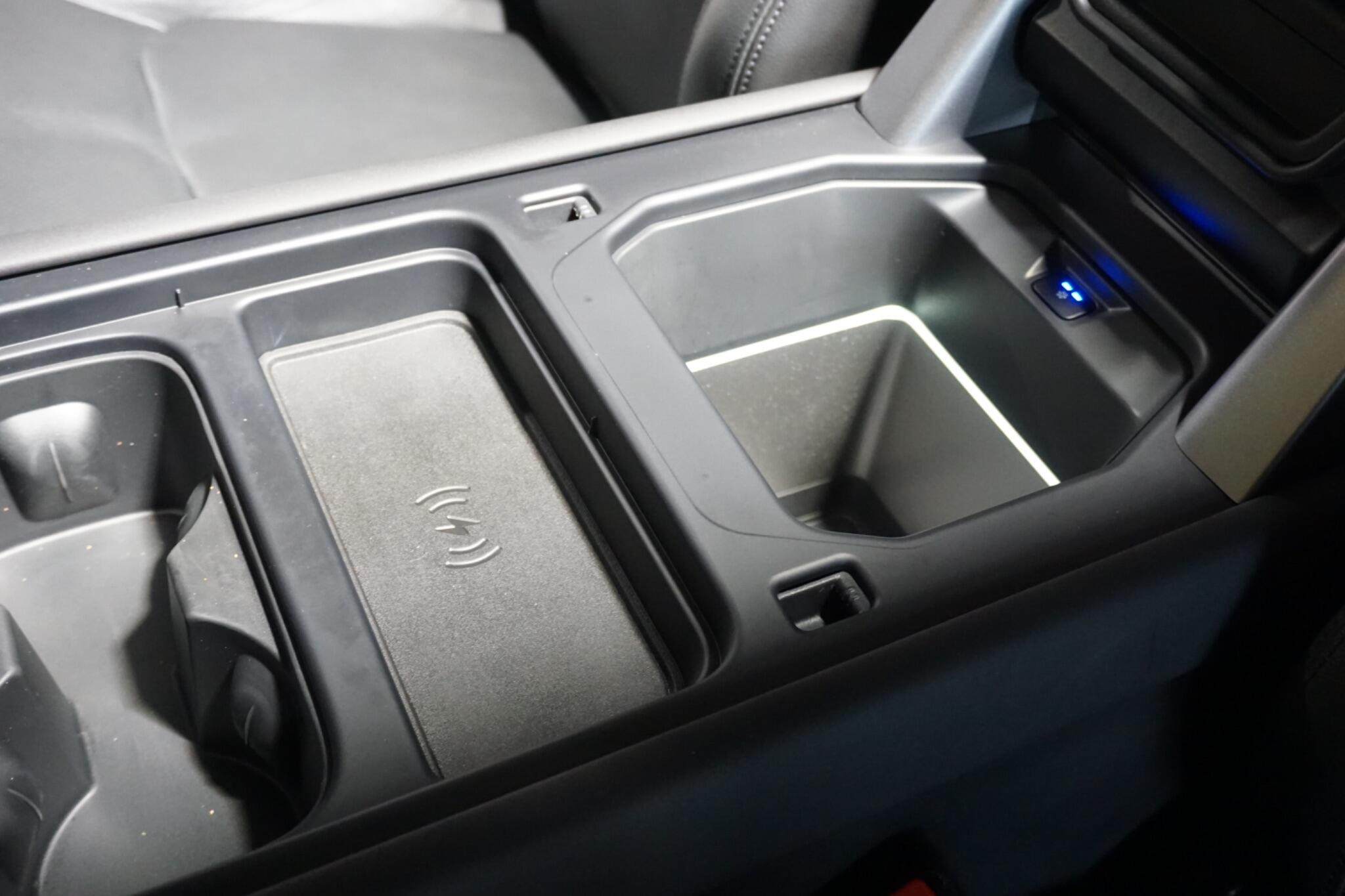 Land Rover Defender 110 3.0 D250 MHEV XS Edition SUV 5dr Diesel Auto 4WD Euro 6 (s/s) (250 ps)